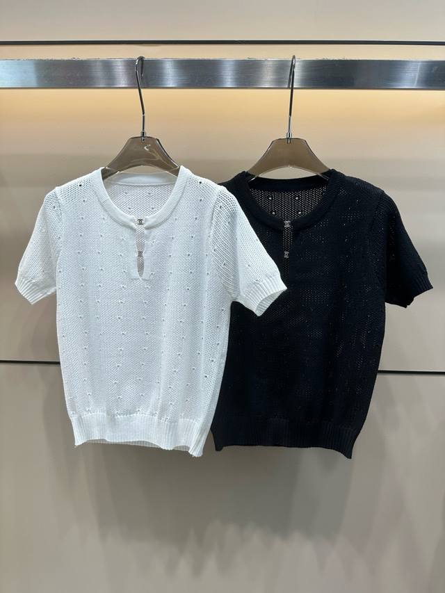 Chanel香奈儿小香定制双C镂空针织短袖 款号：25670106177 颜色：白色 黑色 尺码：均码 80-125斤