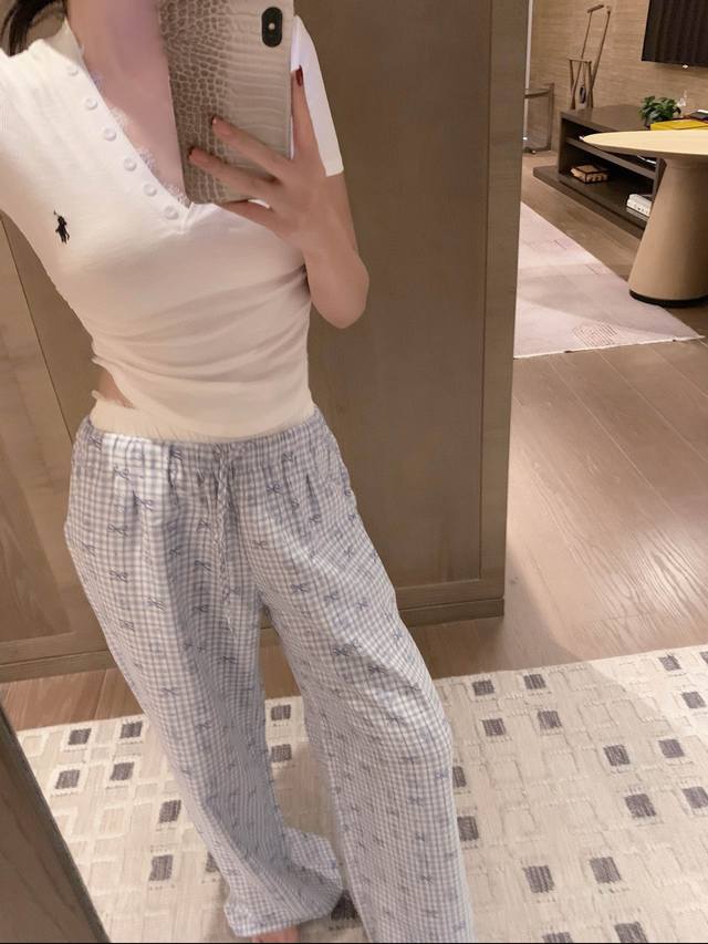 Ralph Lauren 拉夫劳伦Rl小马刺绣蕾丝花边V领短袖上衣 款号：25672706168 颜色：黑色 白色 尺码：均码 80-125斤