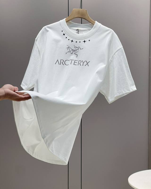 顶级版本 认准330G高克重 Arc'teryx 始祖鸟领标款夏季新款宽松情侣款短袖T恤 款号：C7037 颜色: 黑色 白色 细节版本一比一复刻 重磅专柜最新