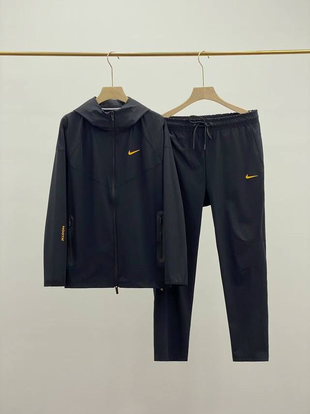 上衣 裤子 Nike耐克男女春节季情侣连帽拉链开衫宽松梭子休闲运动外套Fd8454套装，锦纶高弹面料 M L Xl Xxl