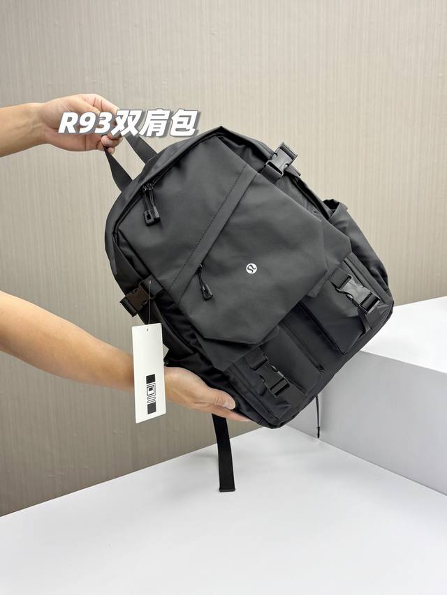 高货高货！Lululemon 2025夏季最新情侣款大容量通勤款防泼水斜拉链双肩包！旅行户外登山运动双肩包！适合任意场所的通勤款式，风雨无阻！进口复合牛津布，防