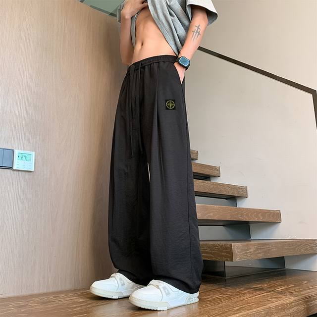 Stone Island 石头岛夏季新款纯色休闲冰丝裤，百搭拖地裤，男女同款裤子，采用冰丝面料，潮流冰爽，舒适百搭，冰冰凉凉，立体裁剪！手感细腻丝滑，百搭不挑人