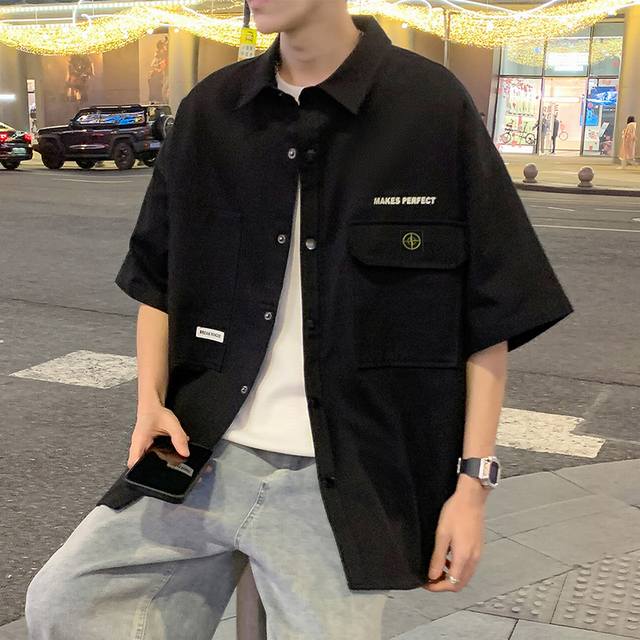 Stone Island 石头岛夏季海外官网纯色基础款肌理纹质感短袖衬衫，男女同款 Ins 抖音 微博各大网红博主纷纷上身，版型好看，上身有型，修饰完美身形，精