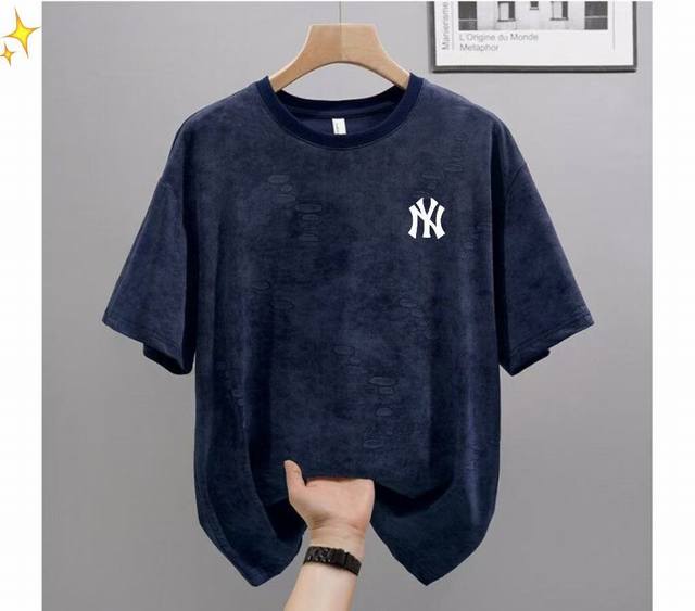 上新 Mlb洋基队25Ss新品！夏季潮流国风印花圆领T恤 -采用双纱32支纯棉250G，面料颜色定制定染，不缩水不退色。手感舒服，质感超强全套原版辅料，芯片细节