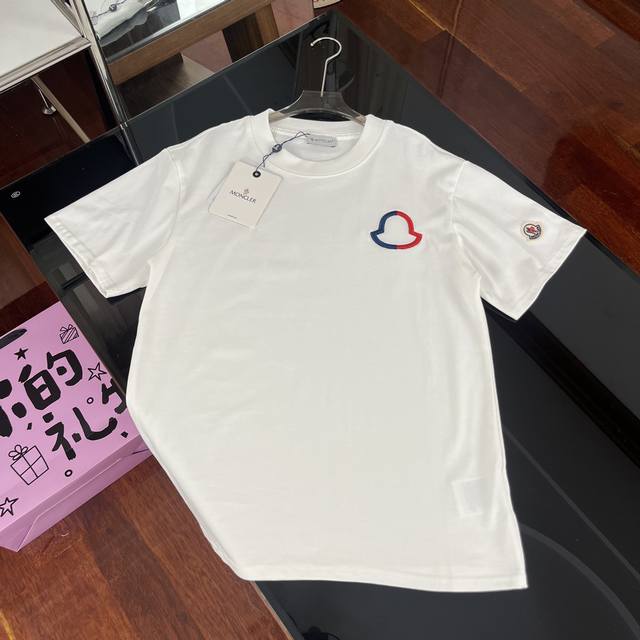 Moncler 蒙口25Ss 红蓝拼色刺绣Logo 袖口小标刺绣徽章情侣圆领短袖T恤｜812 独家定制270克32支双纱滑爽棉 质感非常柔软舒服 100%区别市