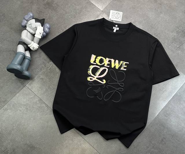 潮牌罗意威Loewe刺绣印花拼接工艺情侣款短袖T恤！ ：240G双纱潮牌专用棉，纹理清晰，质感满满，同缸定染1×1无色差精密纯棉螺纹，层搭叠穿，自留好货，强烈推