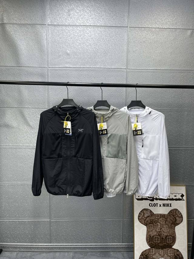 始祖鸟Arc'teryx 24年夏季新品男女情侣户外休闲连帽防晒皮肤衣！ 日常刚需必备款式.舒适透气多功能！ 面料防晒速干 ，透气性贼啦啦的好冰感极强，专业轻量