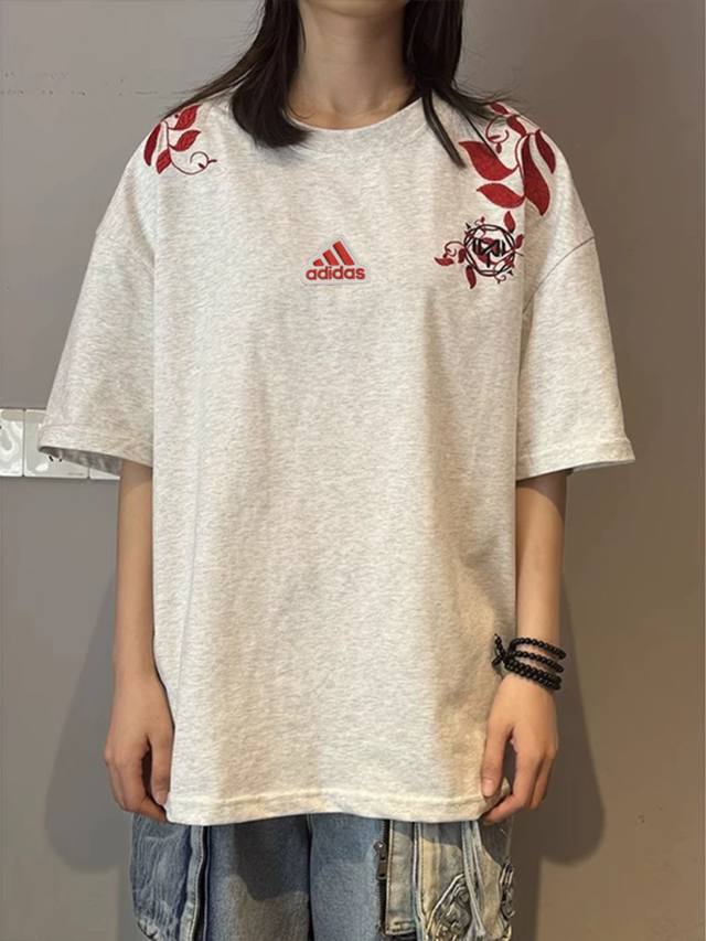 阿迪达斯Adidas 中国红叶短袖情侣款短袖宽松版型T恤衫学院风短袖 ~240克双纱紧密纯棉面料 不起球不变形 透气舒适抗菌 ~版型比较立体男女都能穿 最大体重