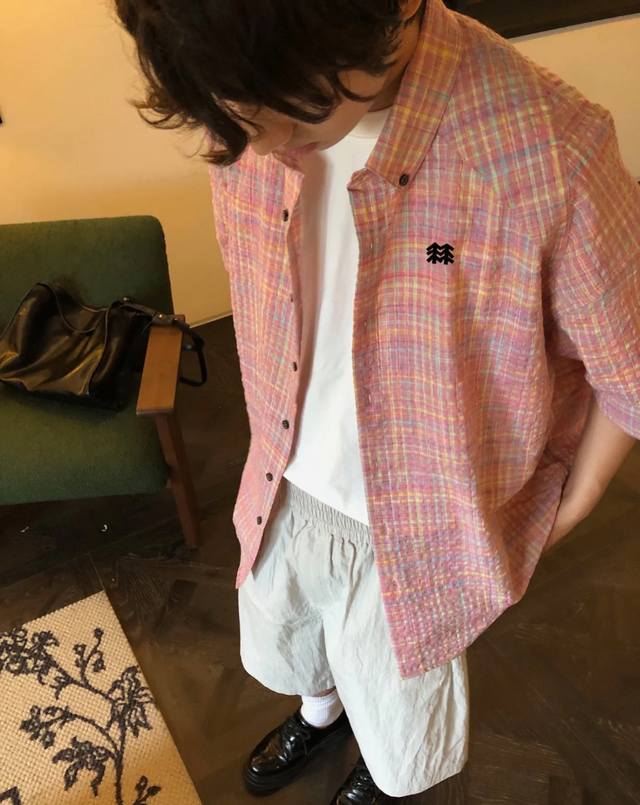克隆防晒服 Kolonsport美式色织格纹泡泡纱宽松廓形短袖衬衫男女设计感小众Ins ~面料采用防晒泡泡纱彩色格子面料 透气轻薄舒适不变形 ~版型男女皆可穿
