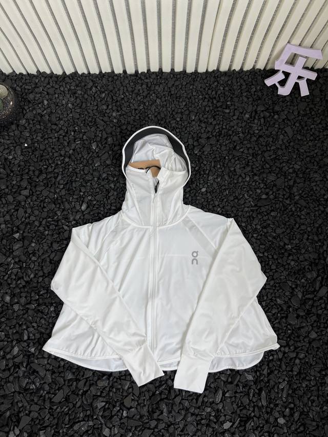 On昂跑 夏季新品柜子品质女款纯色大帽檐黑胶防晒衣皮肤衣 自带 行走遮阳伞 ！全方位遮挡阳光！网孔拼接巧妙透气，告别闷热黏腻！ 斗篷式宽松剪裁，慵懒随性又藏肉显