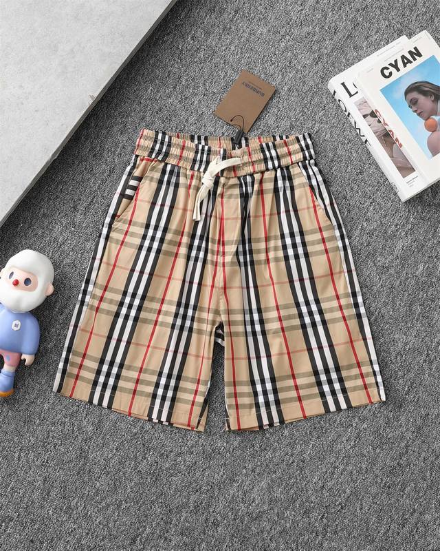 Burberry 巴宝莉Bbr经典格子速干短裤休闲五分裤 众多网红上身 吴亦凡同款 时尚休闲短裤，专柜同步有售，版型高大上 经典梭织面料，订色纺纱，手感舒适，挺
