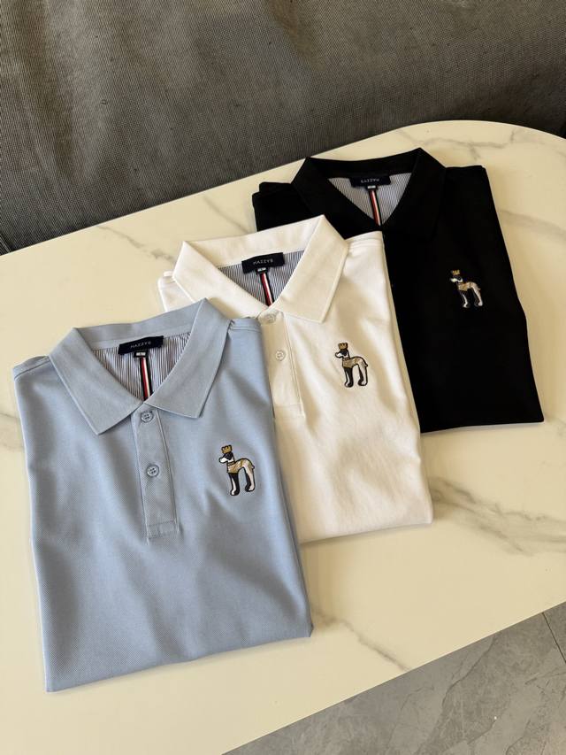 Hazzys 哈吉斯 简约贴布绅士狗Logo 三色Polo衫短袖 面料采用优质精梳棉混纺珠地网眼面料，兼具透气性与亲肤舒适感，具有良好的吸湿排汗性能，即便炎炎夏