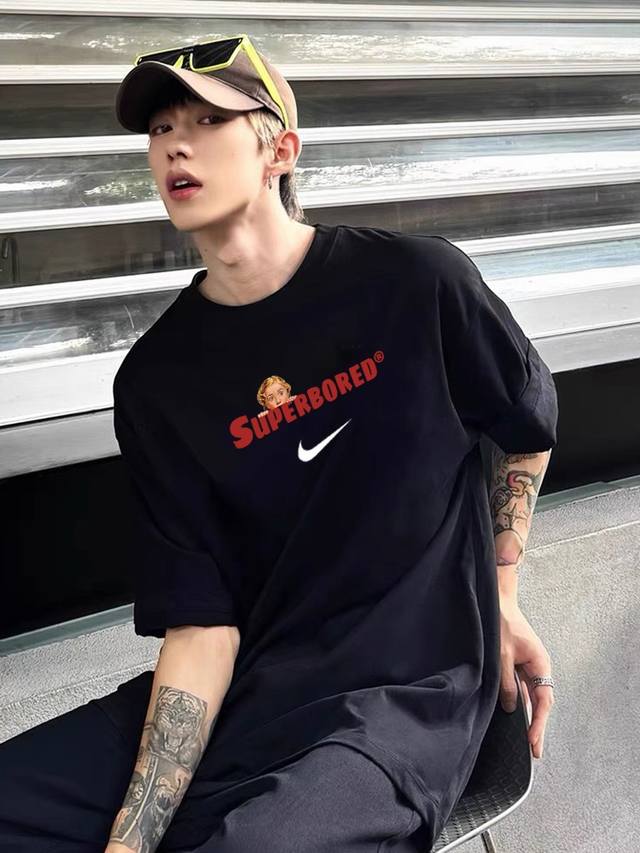 260G重磅纯棉 Nike 耐克 小勾 Superbored 趣味印花 短袖T恤 男女同款 半袖 情侣款 面料工艺： 1.260G重磅纯棉，100%棉，恰到好处