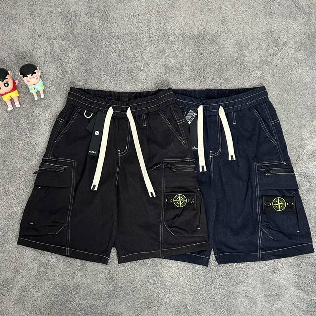 新款工装百搭宽松直筒阔腿裤短裤实拍图！ Stone Island 石头岛工装百搭宽松阔腿裤短裤 实拍图！ 面料采用高品质防风防水放紫外线 机能拉链设计户外感十足