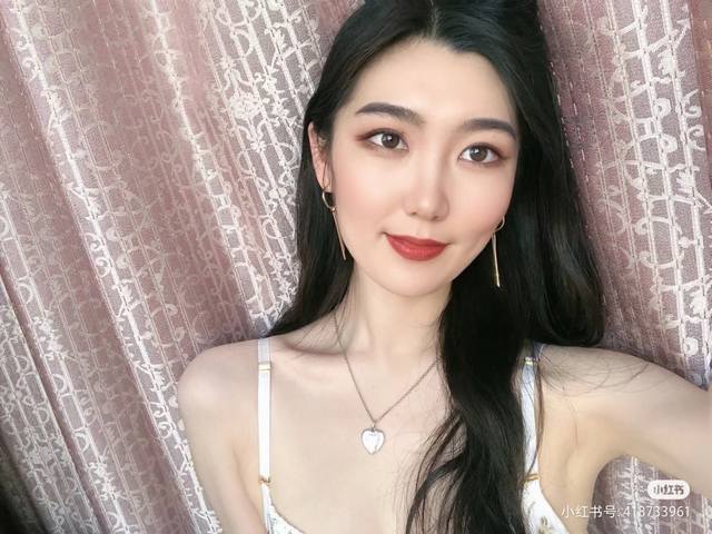 代购版 Gucci Blind For Love 爱无畏系列情侣项链 花鸟系列纯银复古项链 Blind For Love 花鸟系列配饰来唤醒鲜活的感知力.简洁时
