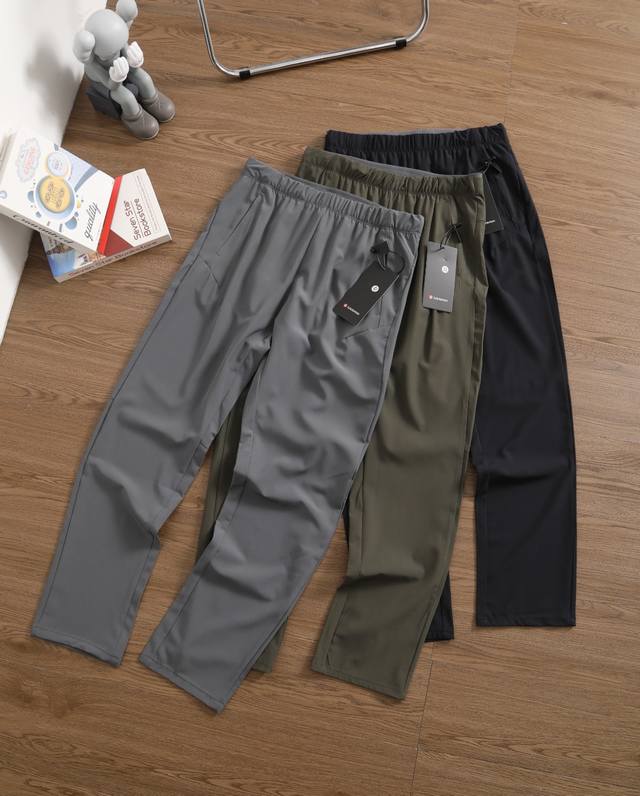 品牌：露露乐蒙 Lululemon 尺码：M-L-Xl-Xxl-Xxxl-Xxxxl 颜色：黑色-灰色-绿色 类型：轻量速干户外休闲长裤 材质：速干透气弹力科技