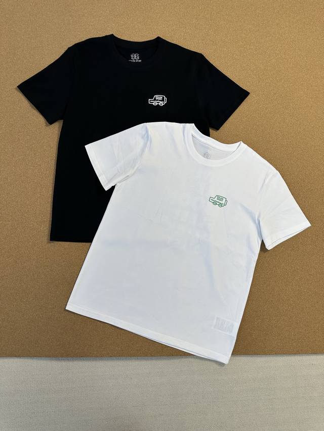 Kolon Sport可隆男女同款25Ss户外运动吸汗透气纯色时尚百搭宽松休闲背后字母印花Logo短袖T恤 颜色：黑色 白色 尺码：S-5Xl 热爱户外运动和时