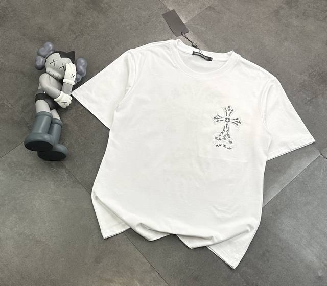 潮牌Chromehearts 克罗心拼接贴布绣圆领短袖T恤！ ：240G双纱潮牌专用棉，纹理清晰，质感满满，同缸定染1×1无色差精密纯棉螺纹，层搭叠穿，自留好货