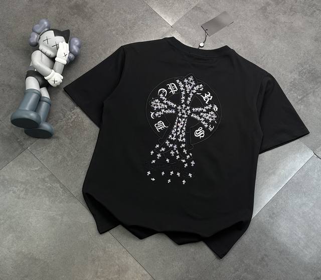 潮牌Chromehearts 克罗心拼接贴布绣圆领短袖T恤！ ：240G双纱潮牌专用棉，纹理清晰，质感满满，同缸定染1×1无色差精密纯棉螺纹，层搭叠穿，自留好货
