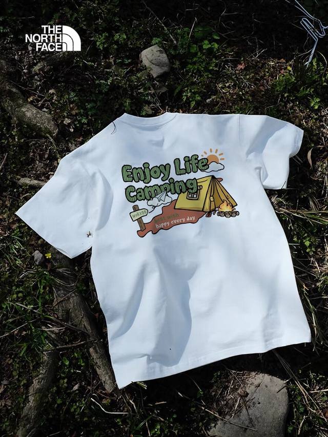 260G重磅纯棉 The North Face 北面 Tnf Enjoy Life Camping 露营小美好 短袖T恤 男女同款 半袖 情侣款 面料工艺： 1