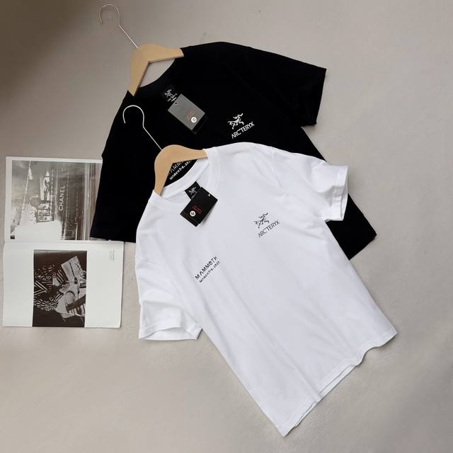 Arc'teryx 始祖鸟25Ss专柜Mammoth联名纪念衫限定短袖T恤 官网同步发售，270G全棉面料，正品购入1:1开模打板，Os宽松版型，定制螺纹蛋糕领