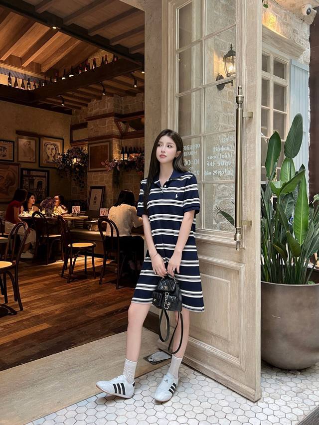Ralph Lauren 拉夫劳伦Rl小马刺绣条纹Polo翻领短袖连衣裙 款号：25670706189 颜色：藏蓝色 尺码：Sml S码80-95斤 M码95-