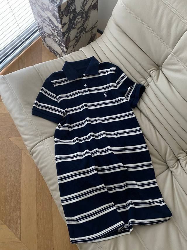 Ralph Lauren 拉夫劳伦Rl小马刺绣条纹Polo翻领短袖连衣裙 款号：25670706189 颜色：藏蓝色 尺码：Sml S码80-95斤 M码95-