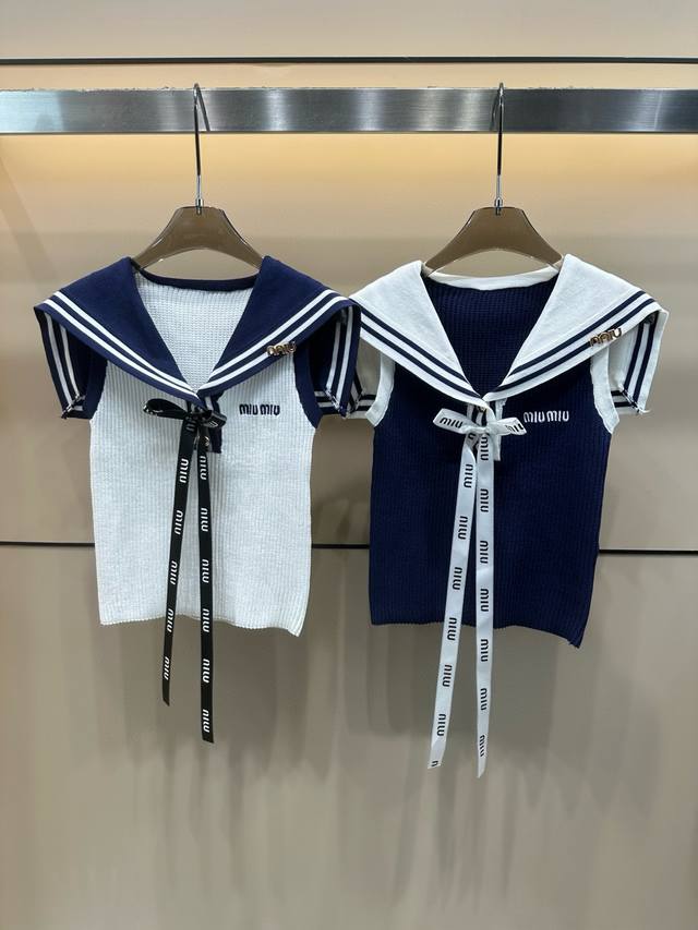 Miumiu缪缪字母刺绣海军风翻领针织背心配蝴蝶结 款号：25670106240 颜色：白色 蓝色 尺码：均码 80-125斤