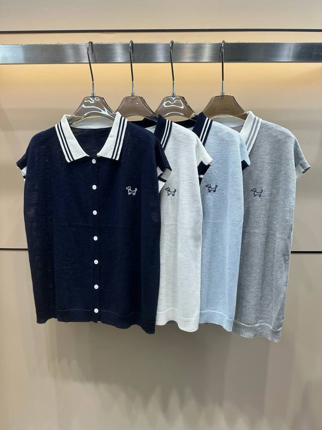 Thom Browne Tb小狗刺绣翻领针织背心 款号：25670106236 颜色：藏蓝 白色 天蓝 灰色 尺码：均码 80-125斤