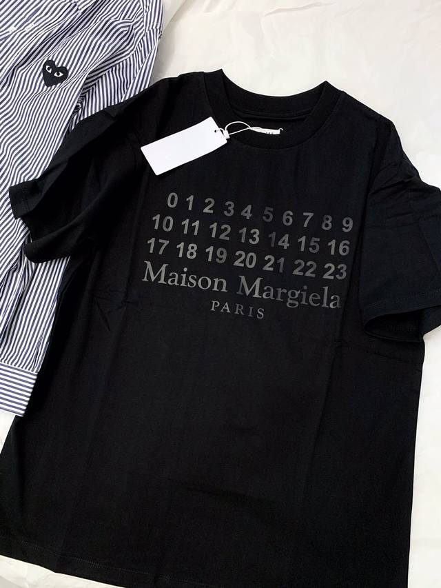 25夏款 发110 好货上新 25Ss Maison Margiela马吉拉暗黑隐形数字字母印花短袖T恤 重磅精梳 G纯棉双纱面料 胸前数字硅胶烫印工艺＋后背马