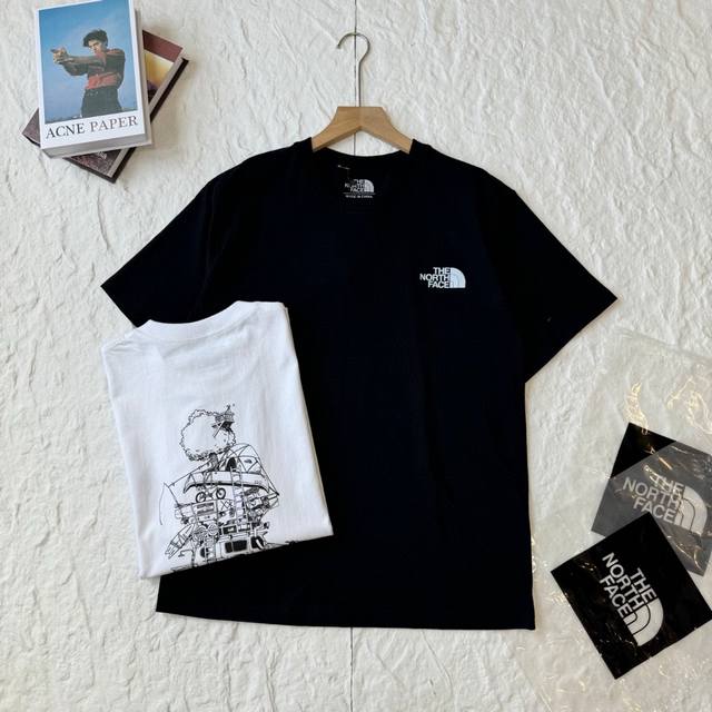 The North Face 北面 25Ss Tnf城市户外系列印花情侣短袖T恤 前幅的图案是北面设计款，印花采用进口胶浆工艺，经过对印刷网版进行技术处理，加了