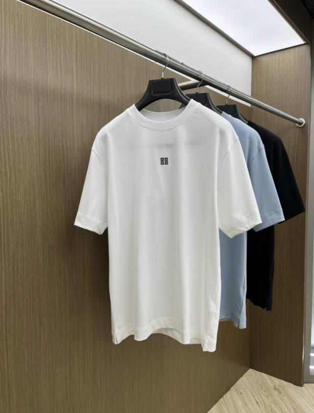 Givenchy纪梵希4Glogo精致刺绣圆领重磅T恤短袖 黑白两色超好搭配百搭款式简约经典单穿，内搭都不再单调清爽干净男女同款 这T恤我爱它一万年啊啊！！30