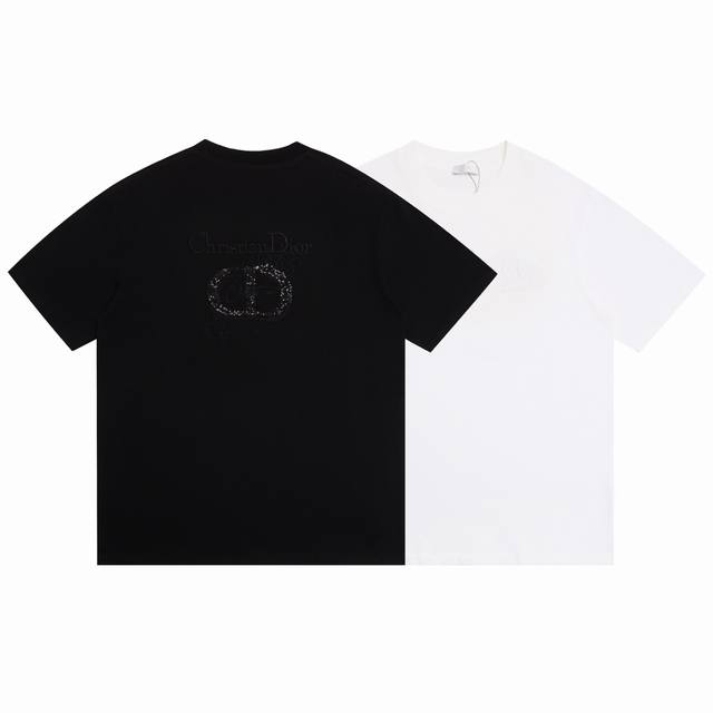 Dior迪奥2025Ss新款字母珠片绣花情侣休闲短袖T恤 最高版本！定制面料290克双纱！字母珠片绣花立体工艺设计！ 辅料：开模原版过鉴定领标 %真丝洗水标。正