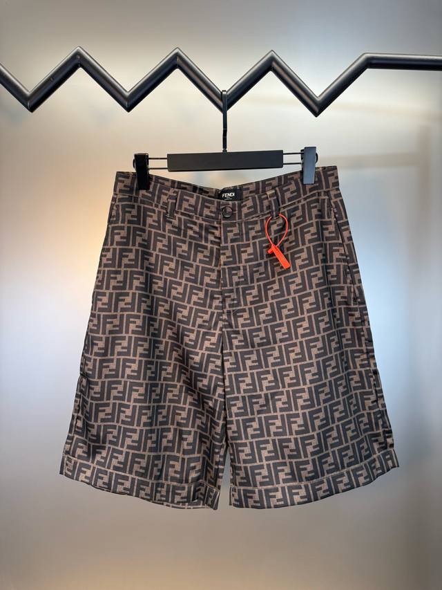 可搭配同款上衣 对标专柜★过验版本★Fendi 芬迪Ss25夏季新款全幅Ff短裤 定制莱赛尔天丝 细腻柔软 舒适贴肤 宛如深海瑰宝 高贵典雅 饰以Ff字母点缀全