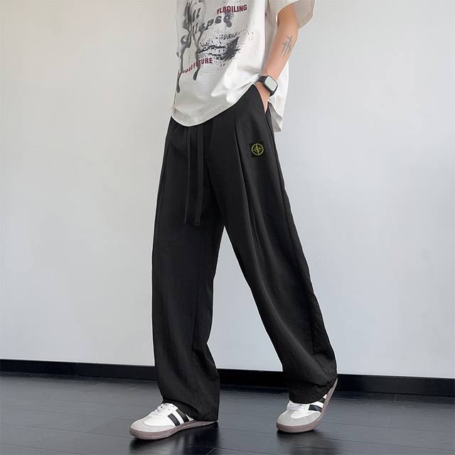 Stone Island 石头岛夏季新款纯色休闲冰丝裤，百搭拖地裤，男女同款裤子，采用冰丝面料，潮流冰爽，舒适百搭，冰冰凉凉，立体裁剪！手感细腻丝滑，百搭不挑人