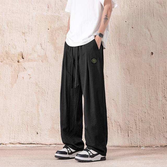 Stone Island 石头岛夏季新款纯色休闲冰丝裤，百搭拖地裤，男女同款裤子，采用冰丝面料，潮流冰爽，舒适百搭，冰冰凉凉，立体裁剪！手感细腻丝滑，百搭不挑人