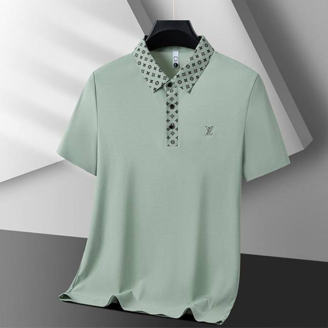 上新 Lv 高品质英伦格调冰丝速干百搭短袖T恤Polo衫 男女情侣款 原单进口面料 超人气单品 面料舒适绗缝经典个性设计 帅气十足 不管你是什么款搭配都非常好看