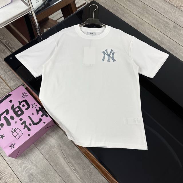 Mlb洋基队Ny限定2025新款炸街图案Logo字母印花休闲情侣短袖T恤｜962 原单防伪吊牌版本，品质在线～ 面料：原版240G纯棉爽滑面料，亲肤舒适，透气不