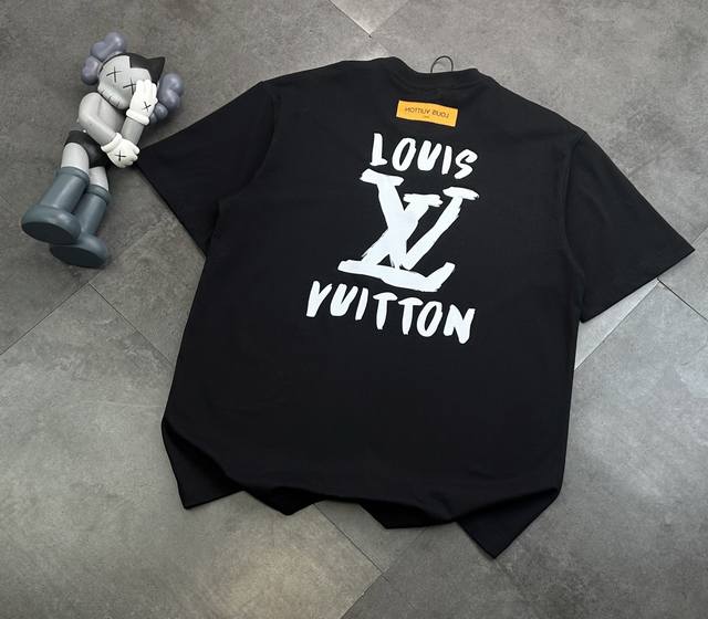 潮牌Louis Vuitt 路易威登 满印印花短袖T恤 专用定制280G纯棉精梳面料 透气舒适易清洗 采用高密度弹力胶浆印花，图案还原精细度高 尺码 ： Xs