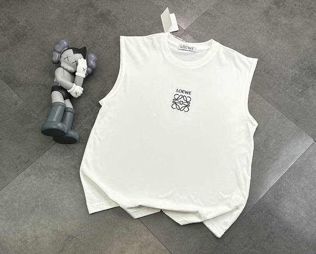 潮牌罗意威Loewe刺绣Logo纯棉背心T恤！ ：240G双纱潮牌专用棉，纹理清晰，质感满满，同缸定染1×1无色差精密纯棉螺纹，层搭叠穿，自留好货，强烈推荐~所