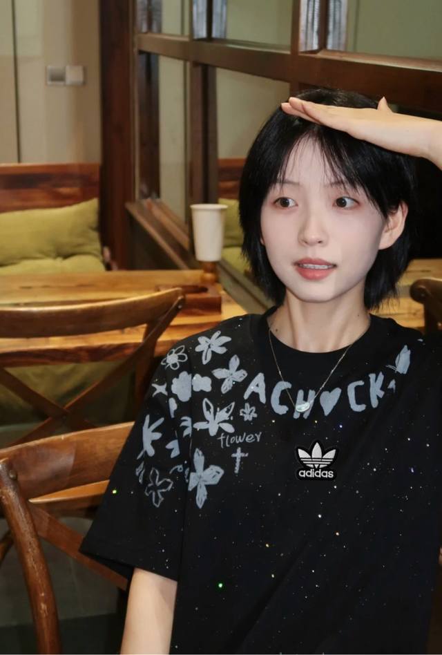 阿迪达斯三叶草Adidas 星空高街短袖情侣款短袖宽松版型T恤衫学院风短袖 星空点缀 ~260克紧密纯棉面料 不起球不变形 透气舒适抗菌 ~版型比较立体男女都能