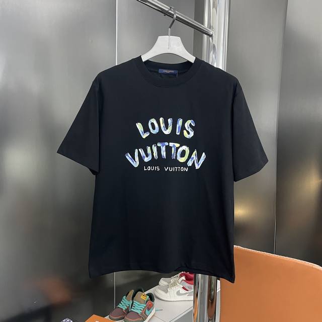 上新 纯原臻品 顶级原版复刻 Lv 路易威登25Ss前后印花字母Logo300克圆领重工标志品牌短袖 原版面料高版本高品质 网红明星同款 水洗300G32支双纯