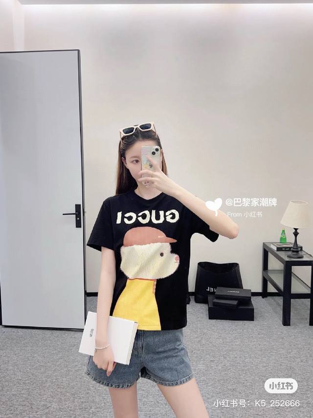 古驰 Gucci带帽小熊 两色圆领短袖 款号：314 原版面料官方同款短袖T恤 定制280 克同缸染面料手感非常舒服 春夏最新砖柜同步时尚又个性超级百搭好看的一