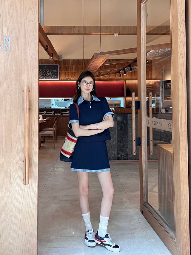 上新 套装 Miumi* 缪缪 拼接格纹Polo半裙套装 翻领短袖假两件拼接格纹半裙 短裤内衬 贴布刺绣Logo字母装饰～ 颜色：灰色 蓝色 码数：Sml S码