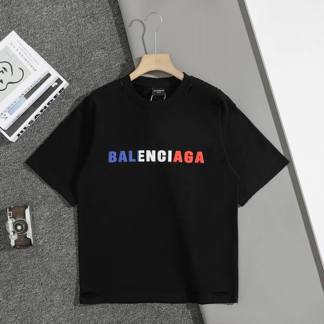 上新 顶级复刻版本 Balele 巴黎世家 25Ss早春新款 字母Logo发胖印花短袖 轻奢主义 男女日常通勤穿搭必备单品 正确版本 欢迎对比 详细特征 320
