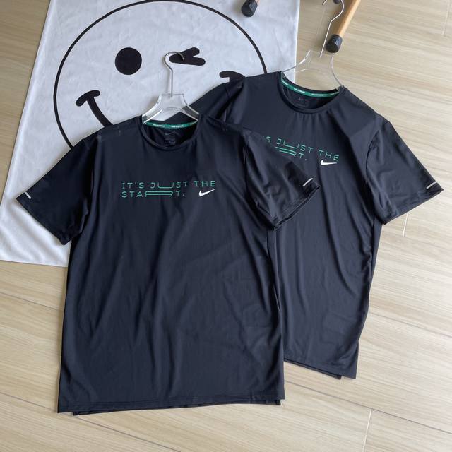 主图+细节 品质速干Nike Rise 365 Kipchoge速干短袖跑步上衣 货号：Hf0905 Nike Rise 365 Kipchoge Dri-Fi