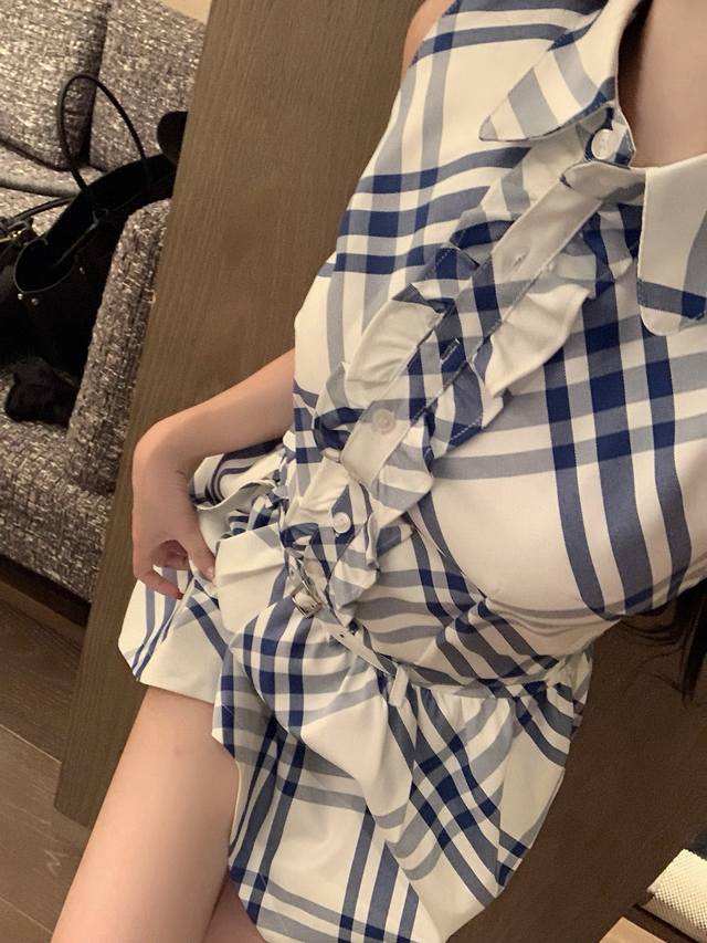 Burberry 巴宝莉Bbr纯棉格子翻领背心连衣裙配腰带 款号：25670505406 颜色：图片色 尺码：Sml S码80-95斤 M码95- 斤 L码 -