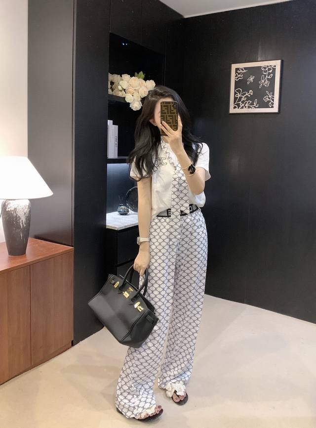 Celine赛琳凯旋门刺绣圆领短袖T恤满印休闲长裤丝巾三件套套装 款号：25673606233 颜色：图片色 尺码：Sml S码80-95斤 M码95- 斤 L