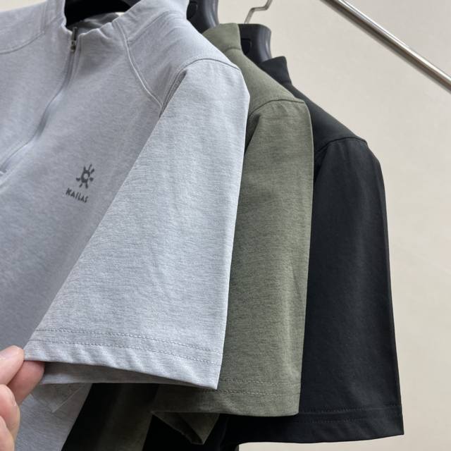 Kailas 凯乐石25夏季新品！5A级抗菌健康除臭面料！男士户外运动休闲半拉链速干短袖！掌柜力荐！观网门店同步！太赞啦！无论版型还是面料工艺都没得挑！迄今为止