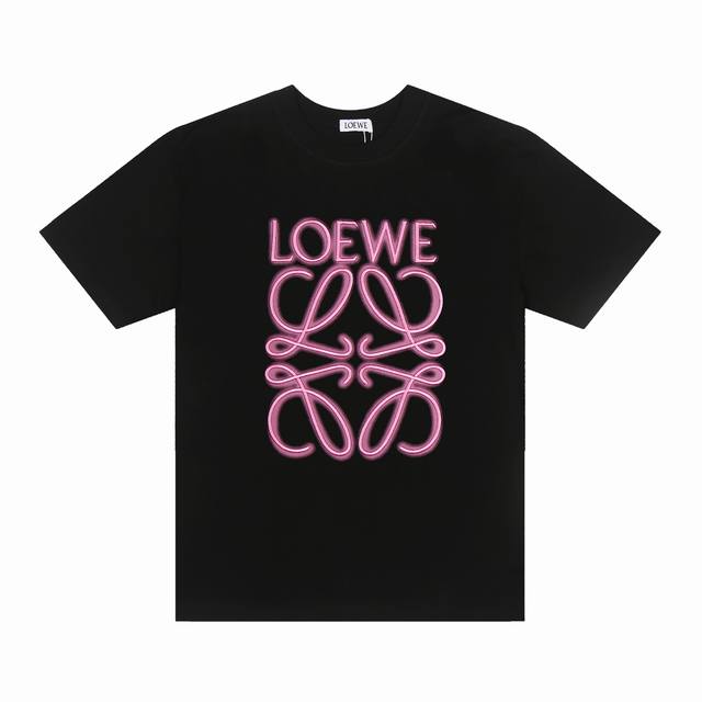Loewe*罗意威 Loewe*罗意威霓虹荧光粉Logo短袖T恤 -定制260克32支全棉双纱紧密爽滑面料 布面干净 布纹清晰 手感非常细腻扎实 更加力挺 舒适